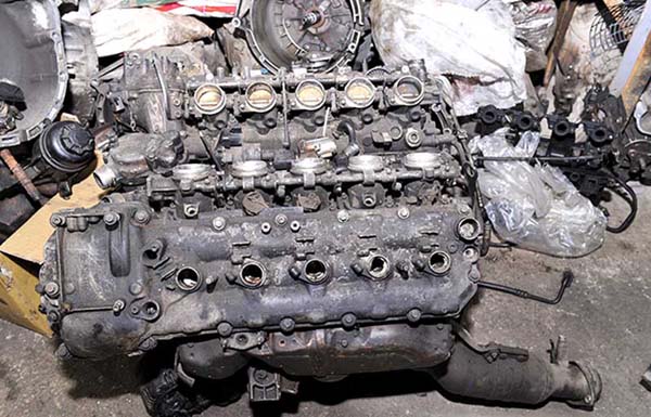 BMW 2 SERİSİ ÇIKMA YEDEK PARÇA ÇIKMA BMW PARÇA M5 5 SERİSİ MOTOR (1)